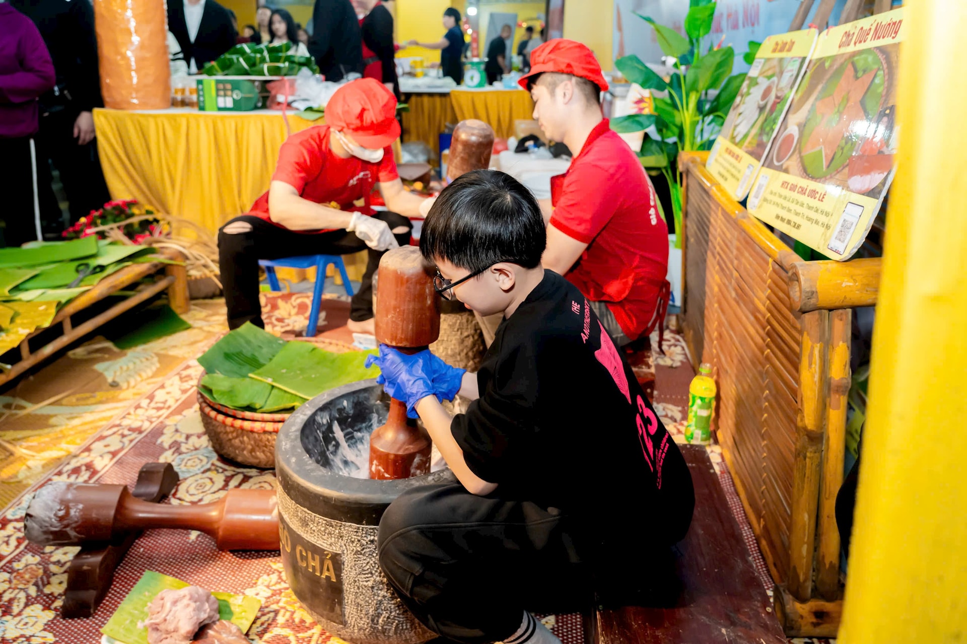 Hơn 30.000 lượt du khách đến Liên hoan Ẩm thực và Du lịch làng nghề, phố nghề năm 2025